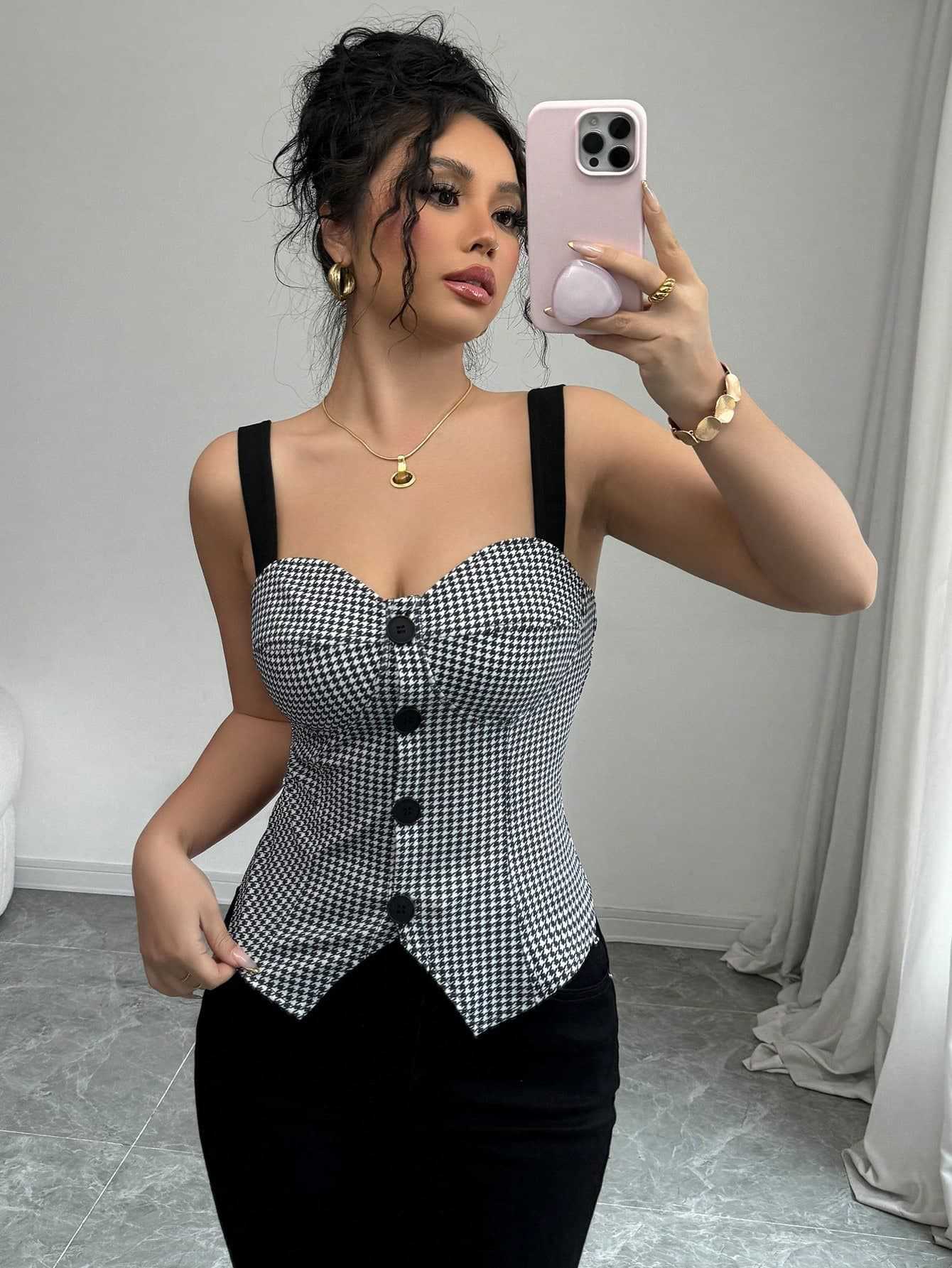 Figure-hugging Single-breasted Vest Adorned With A Mountain-pattern Design