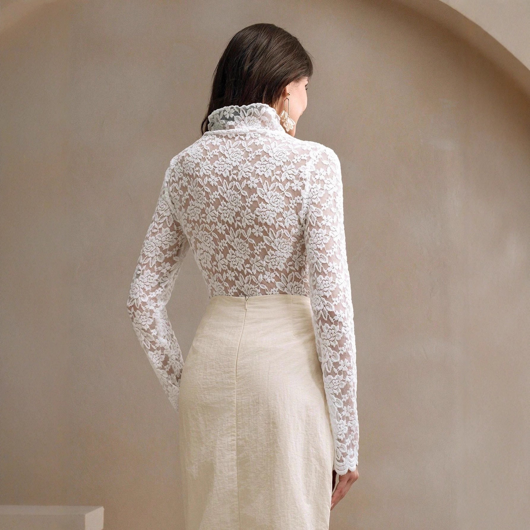 Women's French-style Lace Long-sleeve Top