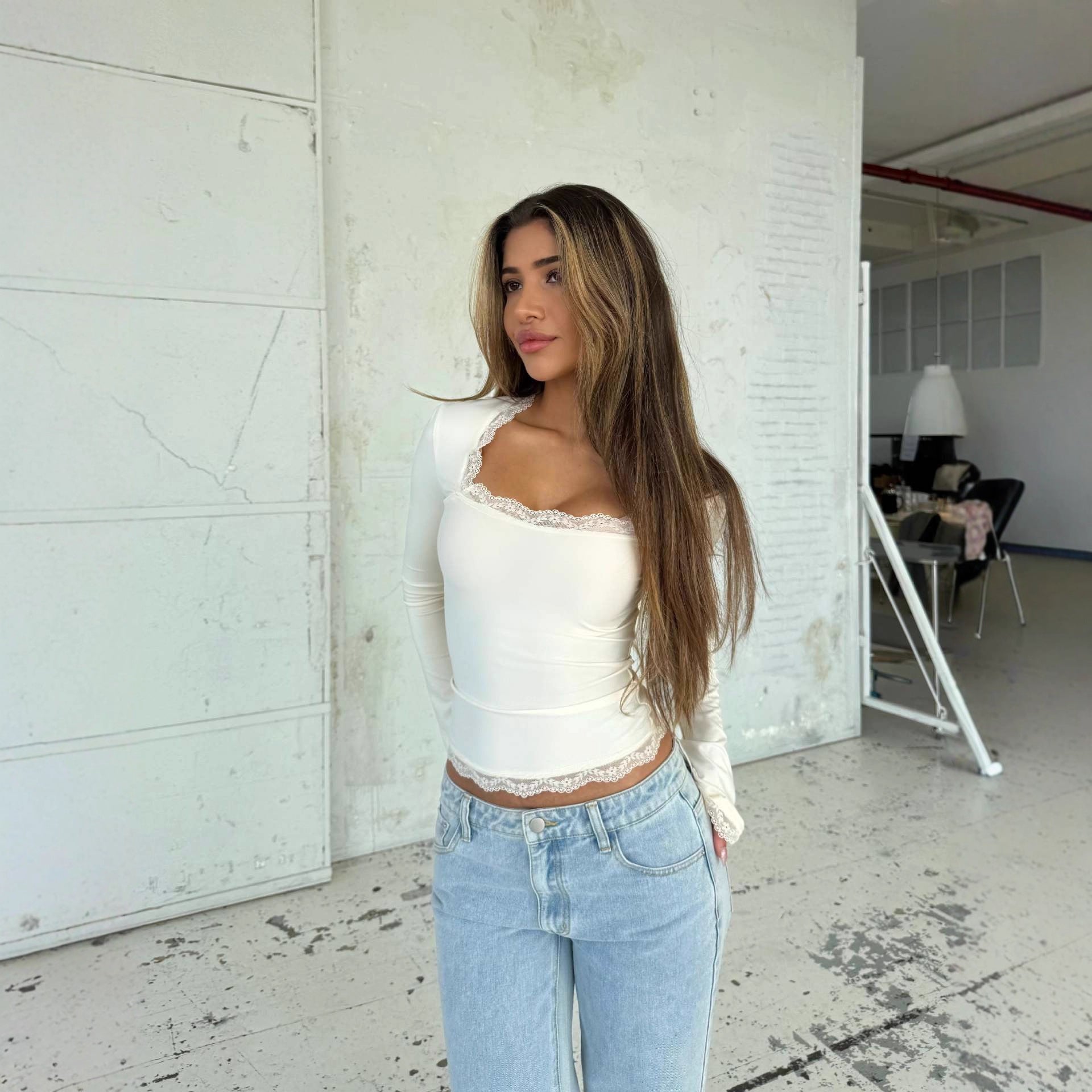 Women's Lace-trimmed Slim-fit Versatile Top