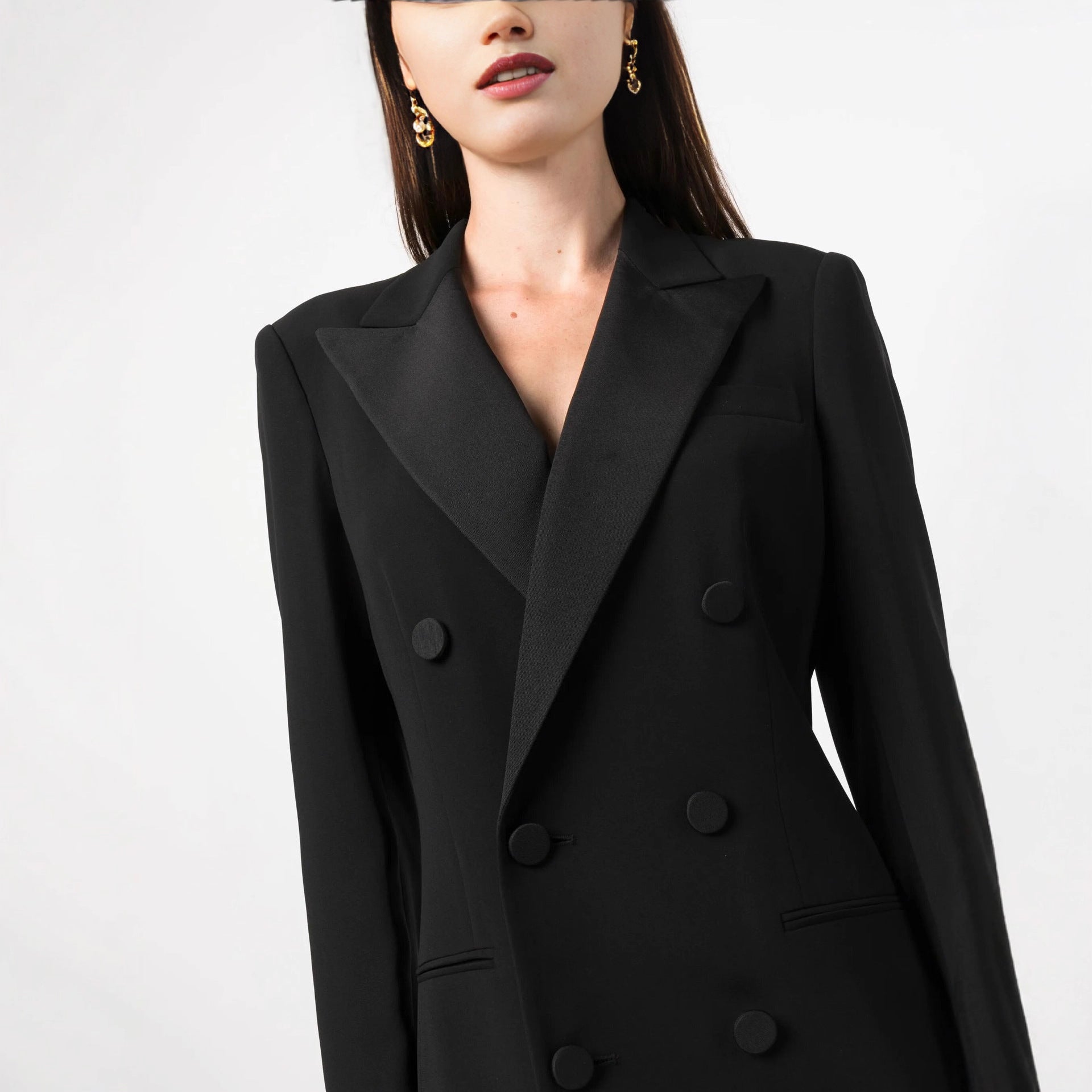 Chic Sexy And Elegant Long Dress With A Notched Collar And A Fitted Waist